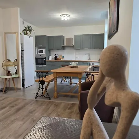 Apartment Panorama Du Sanctuaire 400 Metres De La Grotte 3 8 Personnes Parking Ferme Gratuit *