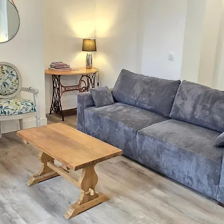 Panorama Du Sanctuaire 400 Metres De La Grotte 3 8 Personnes Parking Ferme Gratuit Appartement